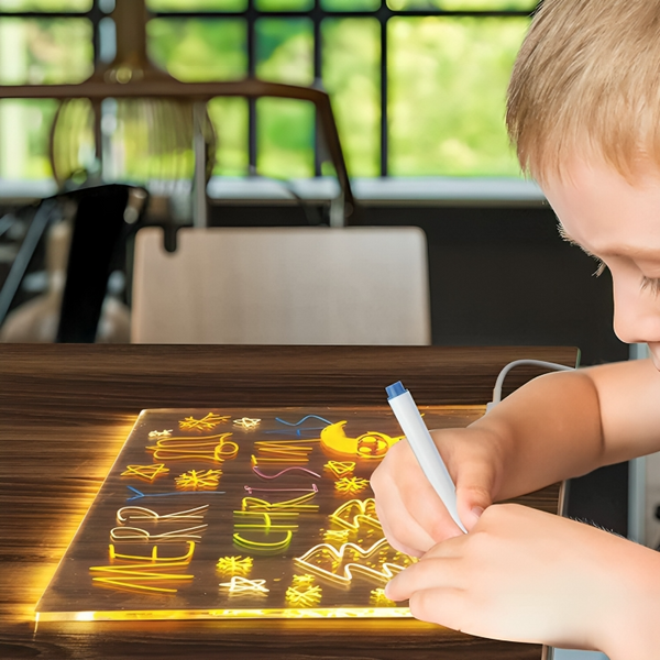 LuminaBoard™ | Zeigen Sie Ihre Notizen mit einem leuchtenden Twist!