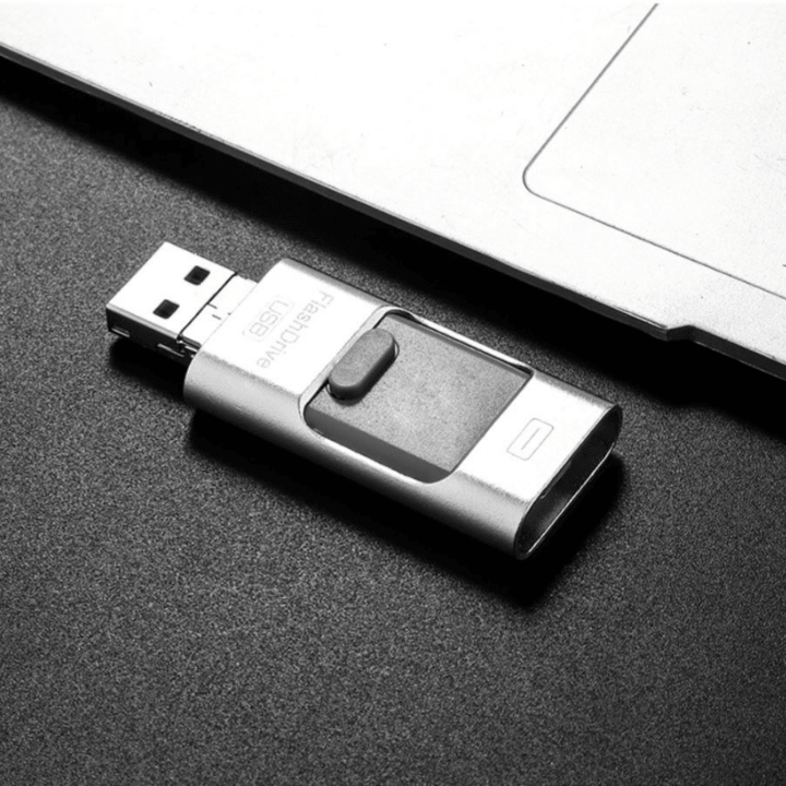 Plug & Play USB Drive ™ für iPhone - ByCheri