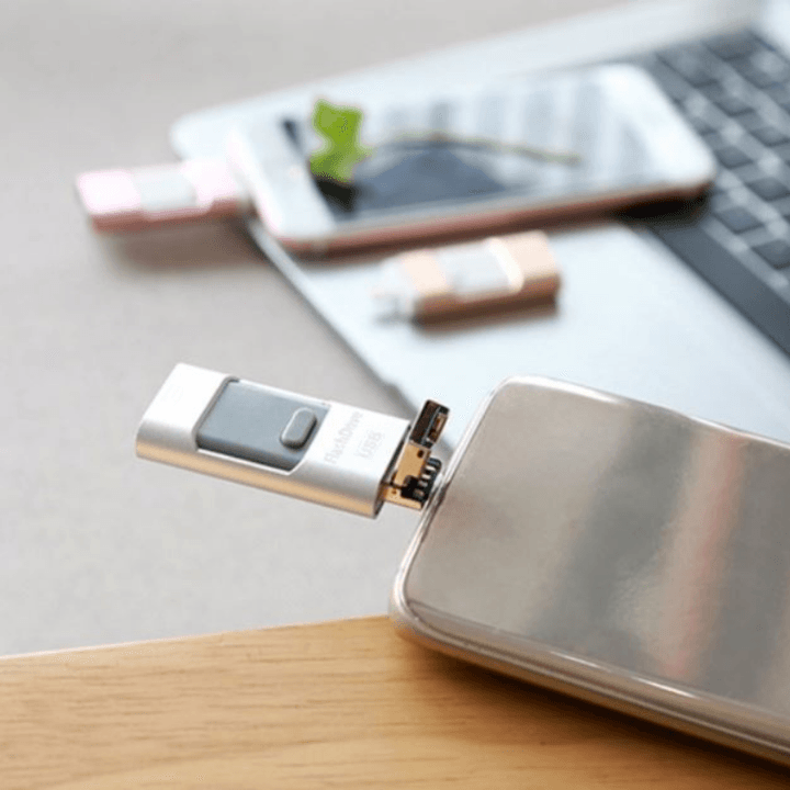 Plug & Play USB Drive ™ für iPhone - ByCheri